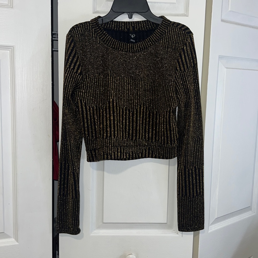 Long sleeve black and gold top